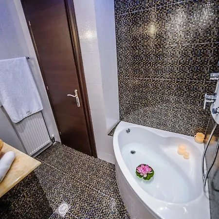 아파트 One Of A Kind Luxury In Center Near Helexpo