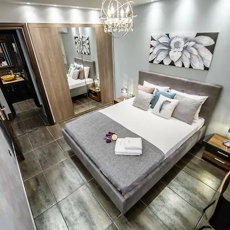 아파트 One Of A Kind Luxury In Center Near Helexpo *